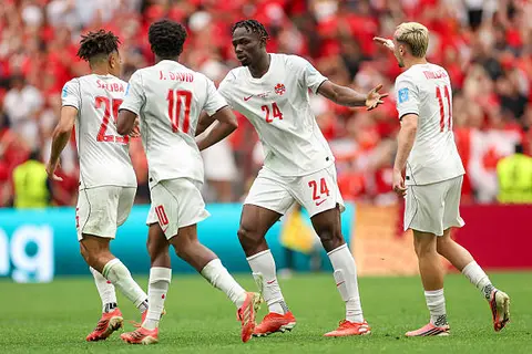 موعد مباراة كندا وجنوب أفريقيا في دور الـ32 من كأس العالم